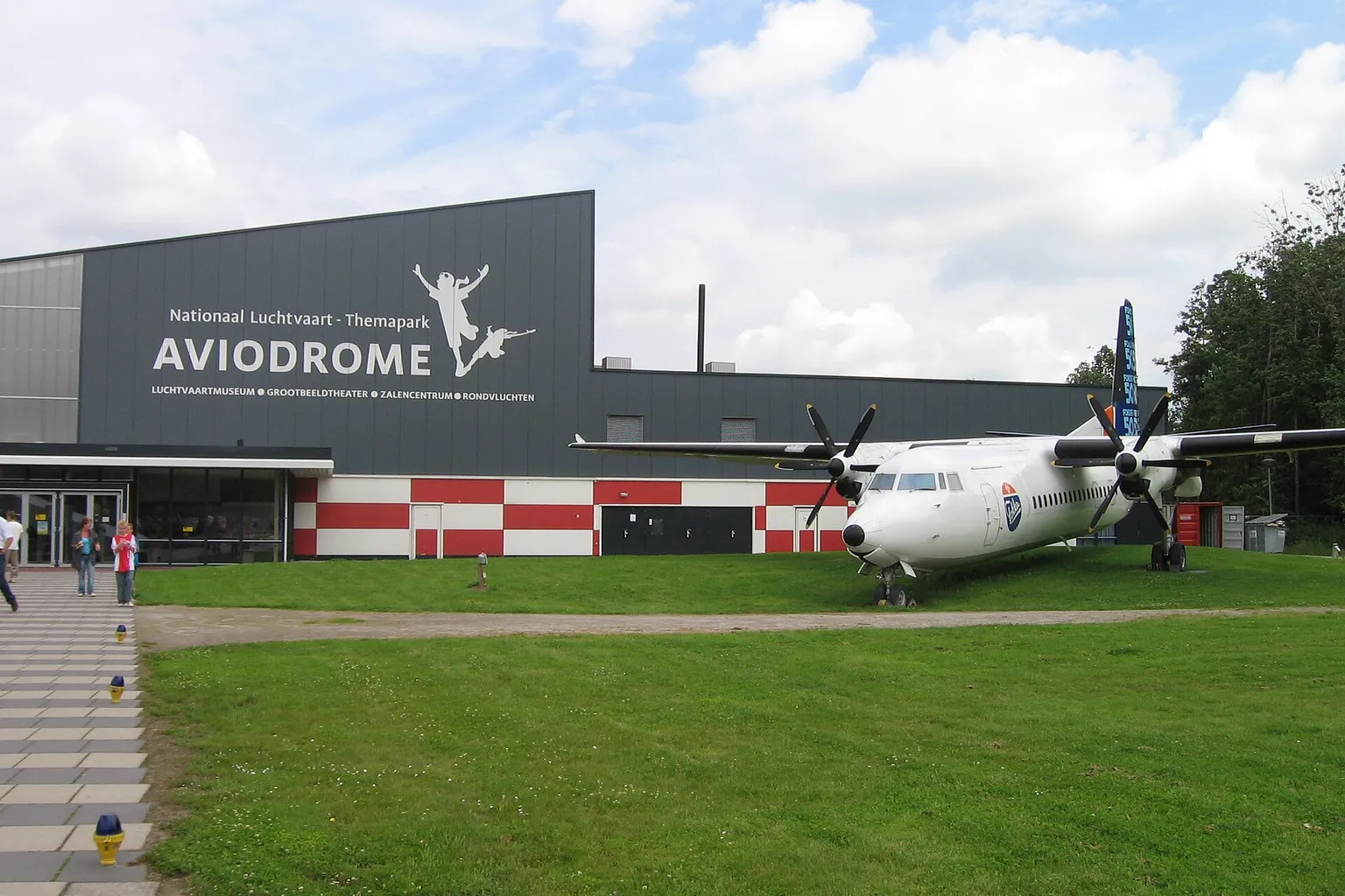 Aviodrome horaires : une journée rythmée par l'aviation