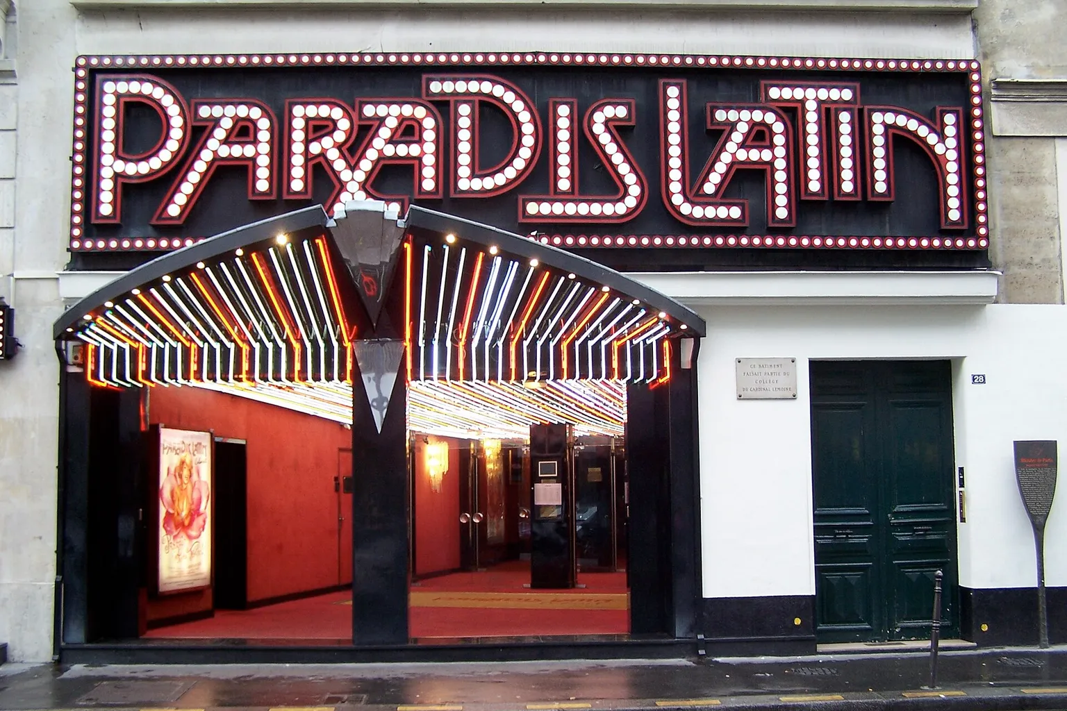 Paradis Latin visite : les coulisses d'une soirée cabaret