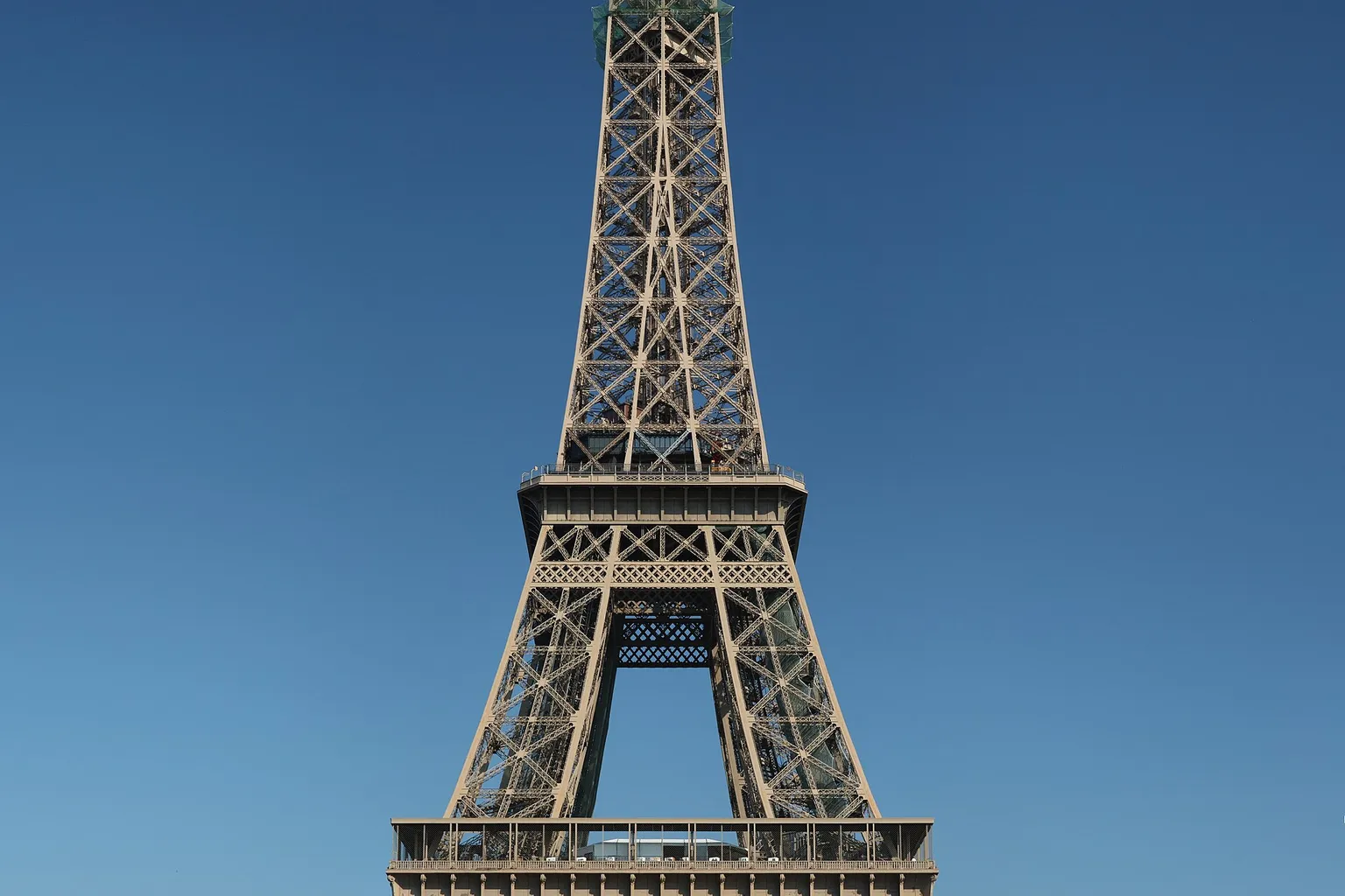 Tour Eiffel tarifs : pourquoi les prix varient selon l'accès